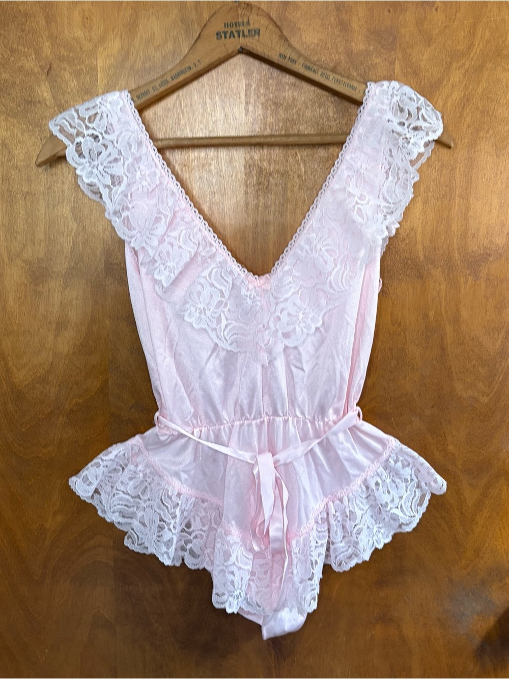 VINTAGE 80s Pastel Pink White Lace Frilly Bodysuit Ruffle Teddy Romper Coquette